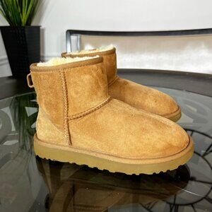 UGG Classic Mini II BootsChestnut Women's Sz 6